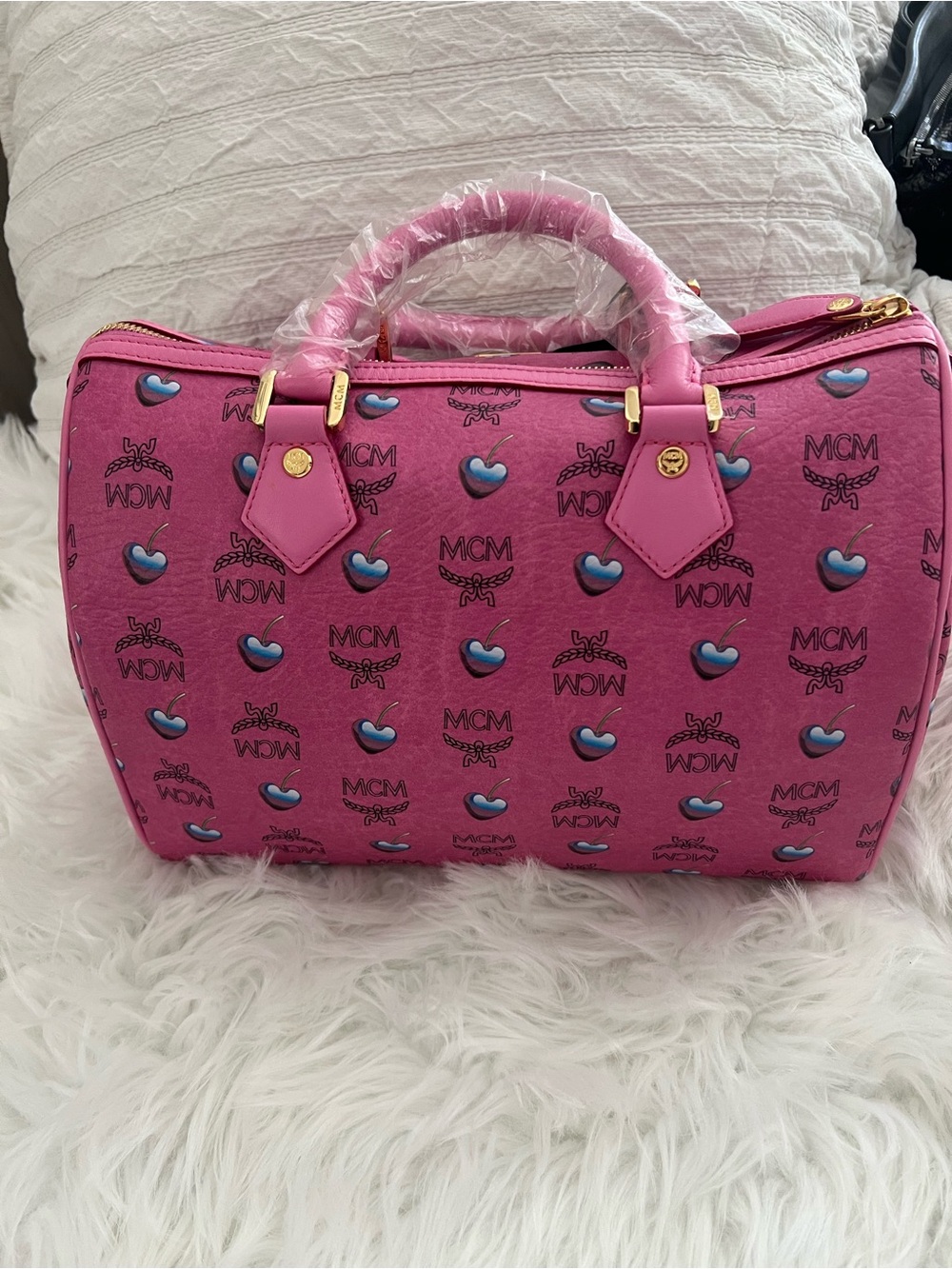 BRAND NEW WITH TAGS MCM Pink RARE Heart Logo Speedy Style w/ Matching Wallet - Picture 6 of 16